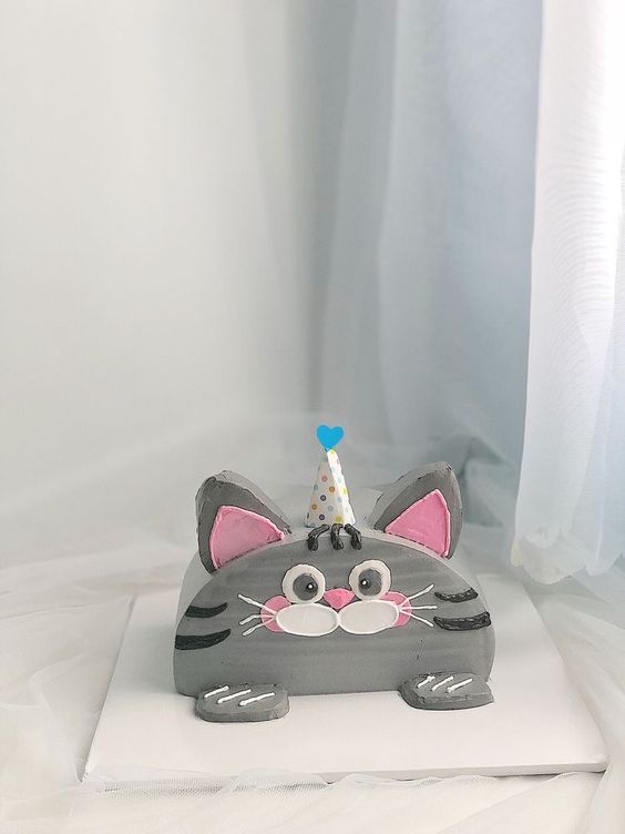 Bánh sinh nhật đơn giản hình thú cưng